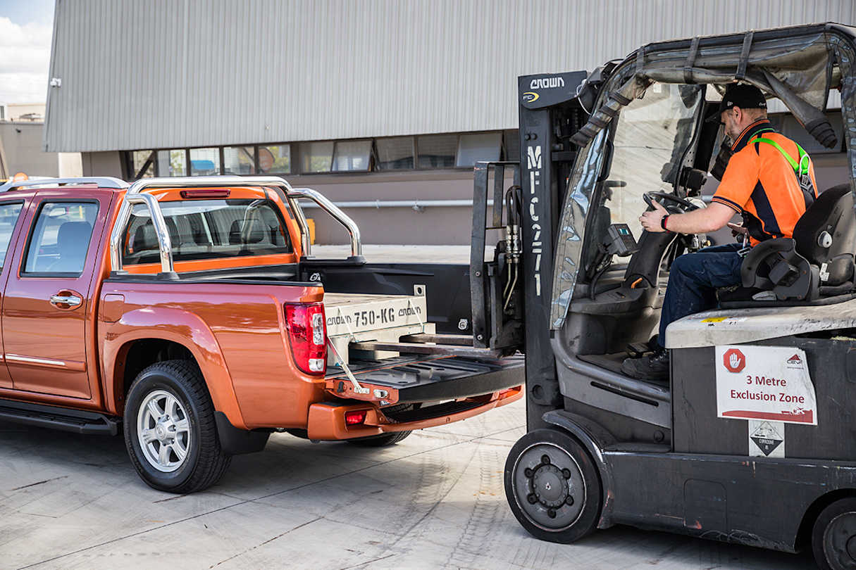 With 750 kilograms in the back, the rear suspension didn’t sag very much at all. 